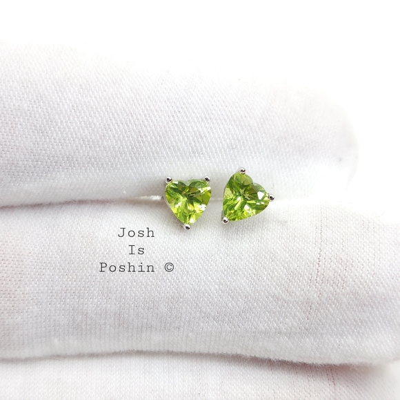 2CT Heart shape natural peridot stud earrings in sterling silver - Picture 9 of 15